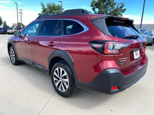 Used 2025 Subaru Outback Premium AWD/4WD image 3
