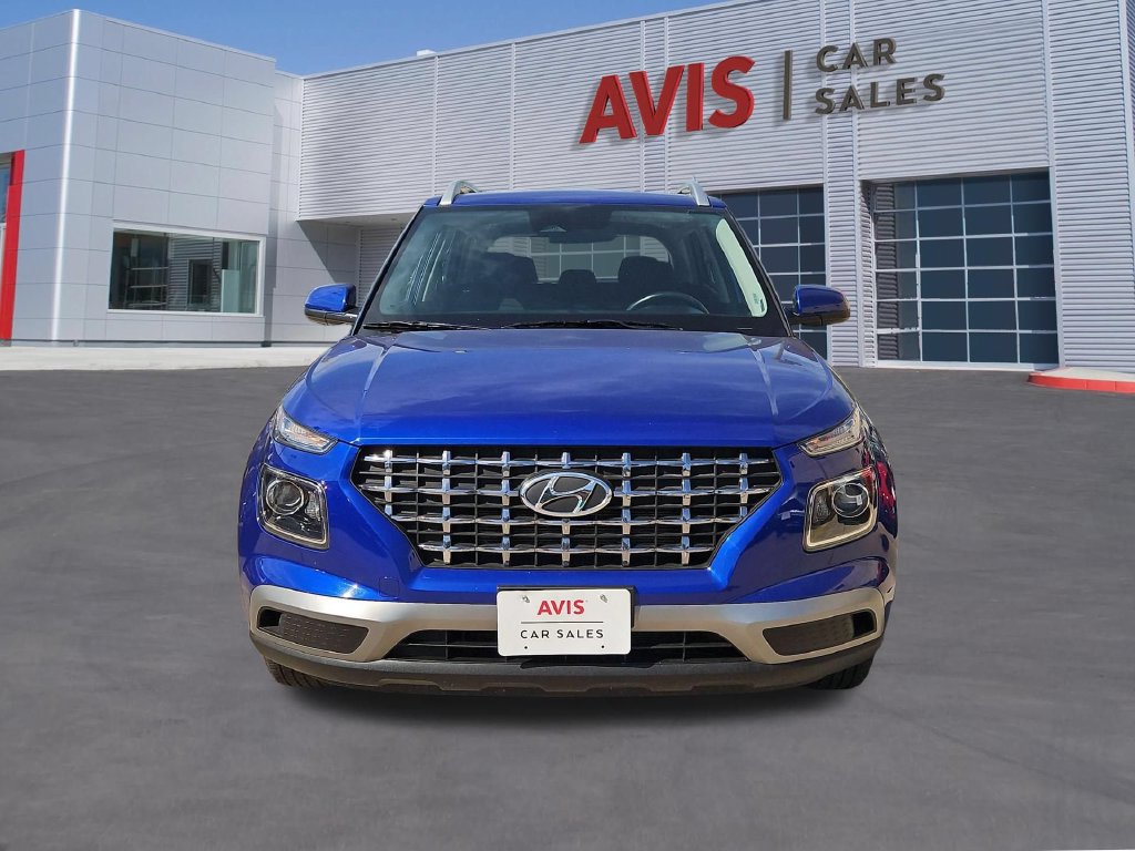 Used 2025 Hyundai Venue SEL FWD image 2