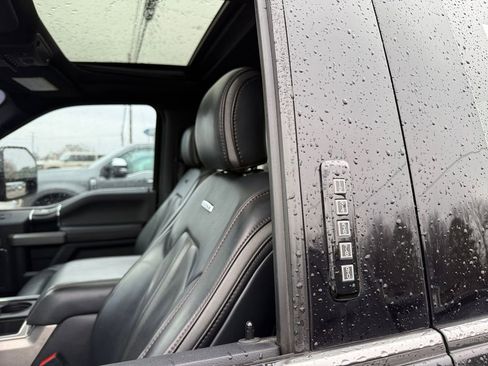 Certified 2022 Ford F350 Platinum w/ Tremor Off-Road Package image 29