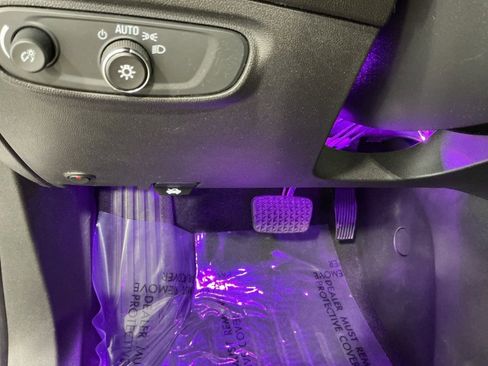 Used 2020 Chevrolet Equinox LS image 17