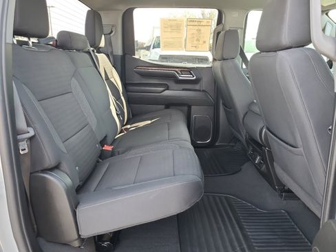 Used 2024 Chevrolet Silverado 1500 LT w/ Z71 Off-Road Package image 28