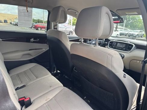 Used 2016 Kia Sorento AWD w/ LX Convenience Package image 9