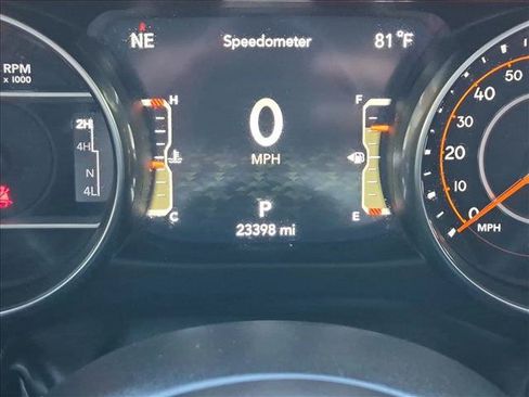 Used 2023 Jeep Wrangler Unlimited Rubicon w/ Cold Weather Group AWD/4WD image 11