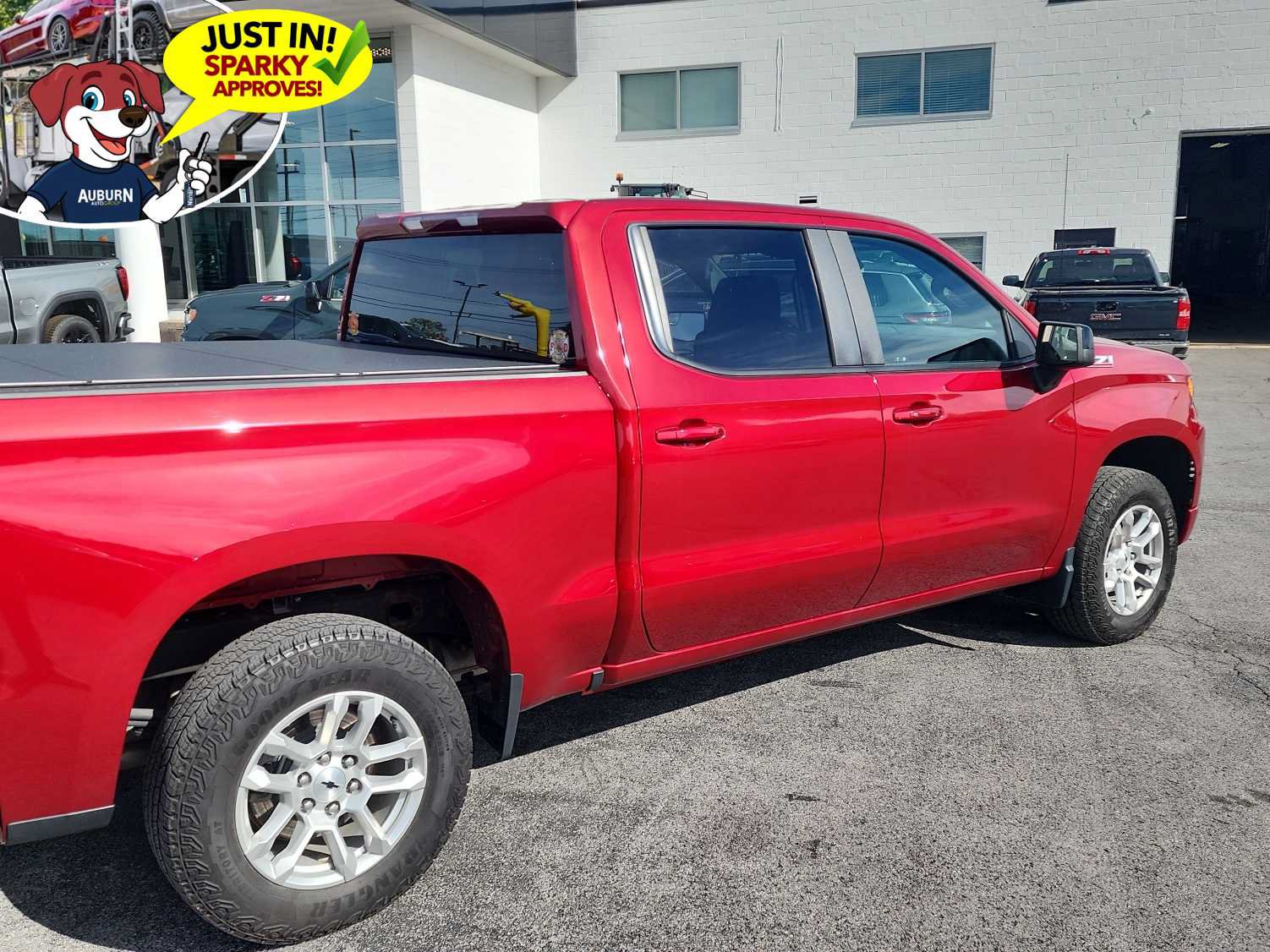 Used 2024 Chevrolet Silverado 1500 RST w/ Z71 Off-Road Package AWD/4WD image 2