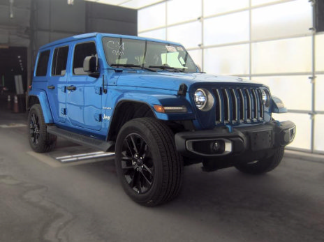 Used 2023 Jeep Wrangler Unlimited Sahara w/ Cold Weather Group AWD/4WD image 3