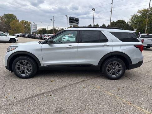 New 2026 Ford Explorer Active w/ Active Comfort Package image 4