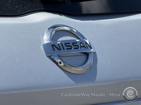 Used 2018 Nissan Kicks SV FWD image 12