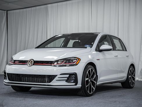 Used 2020 Volkswagen GTI SE image 3