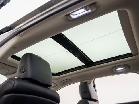 Used 2018 Cadillac XT5 Luxury image 11