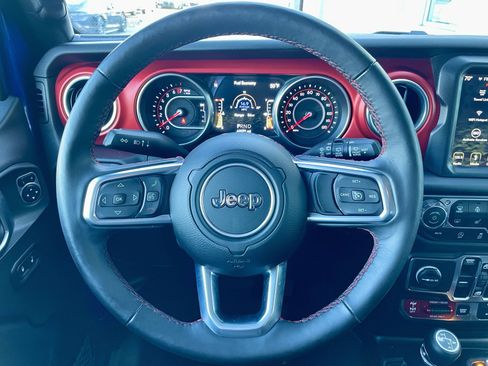 Used 2018 Jeep Wrangler Unlimited Rubicon w/ Dual Top Group AWD/4WD image 20