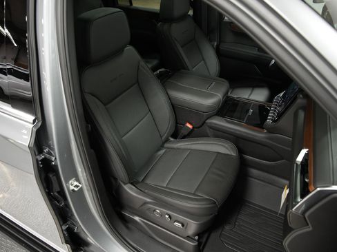 New 2026 GMC Yukon XL Denali w/ Sun & Power Step Package image 20