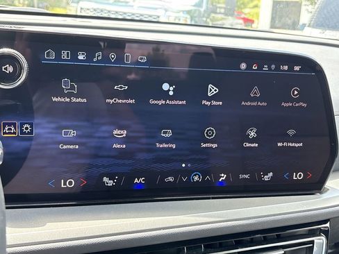 New 2025 Chevrolet Traverse LT image 34