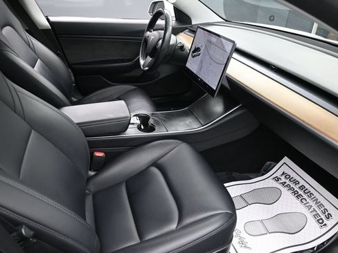 Used 2019 Tesla Model 3 Standard Range Plus RWD image 28