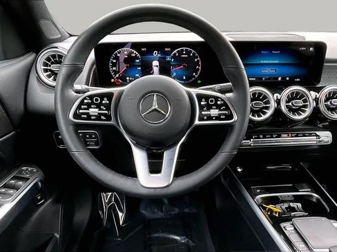 Certified 2022 Mercedes-Benz GLB 250 4MATIC image 6