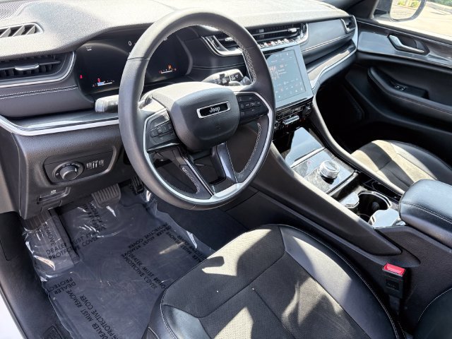 Used 2023 Jeep Grand Cherokee Altitude AWD/4WD image 7