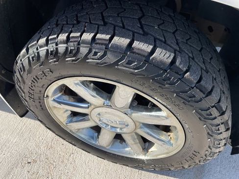 Used 2012 GMC Yukon XL Denali image 2