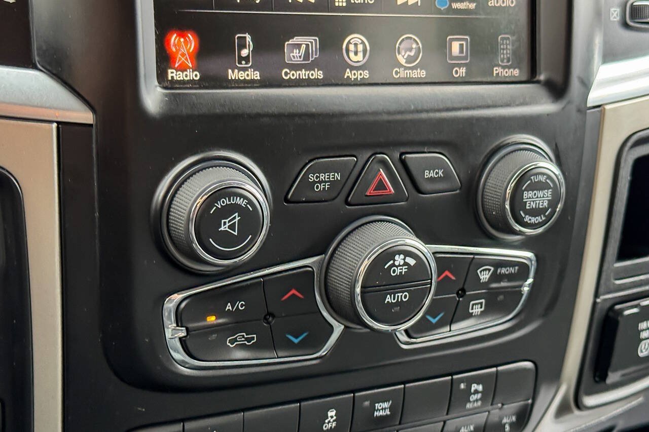 Used 2017 RAM 2500 SLT w/ Snow Chief Group AWD/4WD image 32