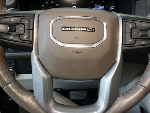 Used 2022 GMC Yukon XL Denali image 22