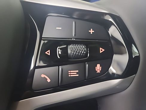 Used 2025 BMW 230i Coupe w/ Convenience Package image 11