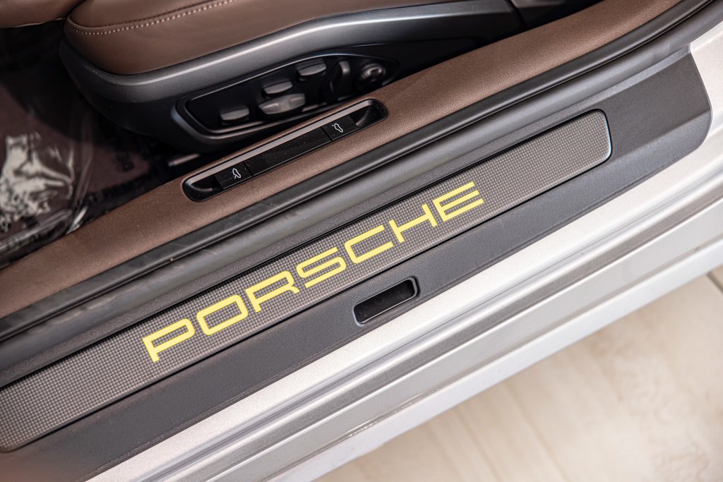 Used 2025 Porsche 911 Turbo S AWD/4WD image 18