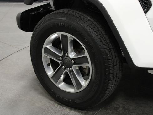 Used 2023 Jeep Wrangler Unlimited Sahara AWD/4WD image 10
