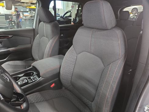 Used 2025 Honda Pilot Sport image 26