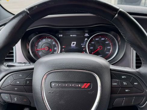 Used 2019 Dodge Charger SXT image 18