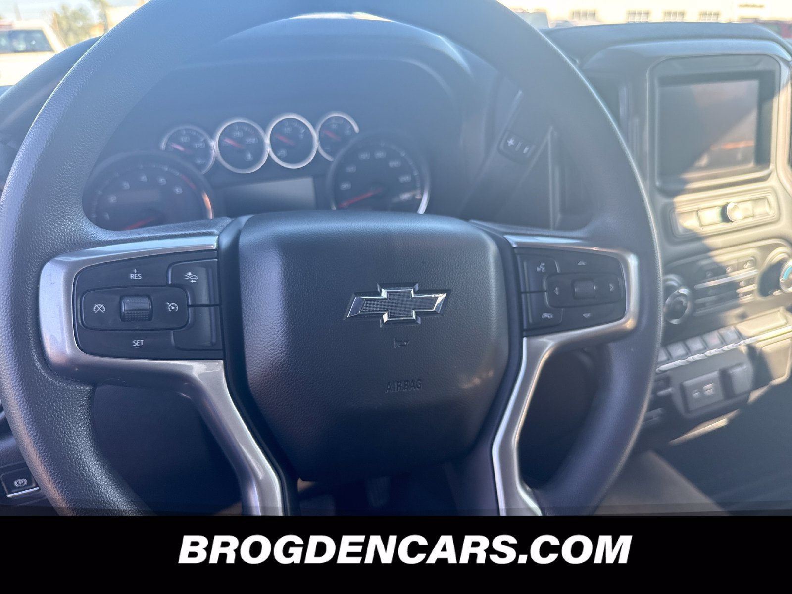 Used 2021 Chevrolet Silverado 1500 Custom Trail Boss w/ Safety Confidence Package AWD/4WD image 4