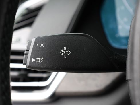 Used 2022 BMW X5 sDrive40i w/ M Sport Package image 44