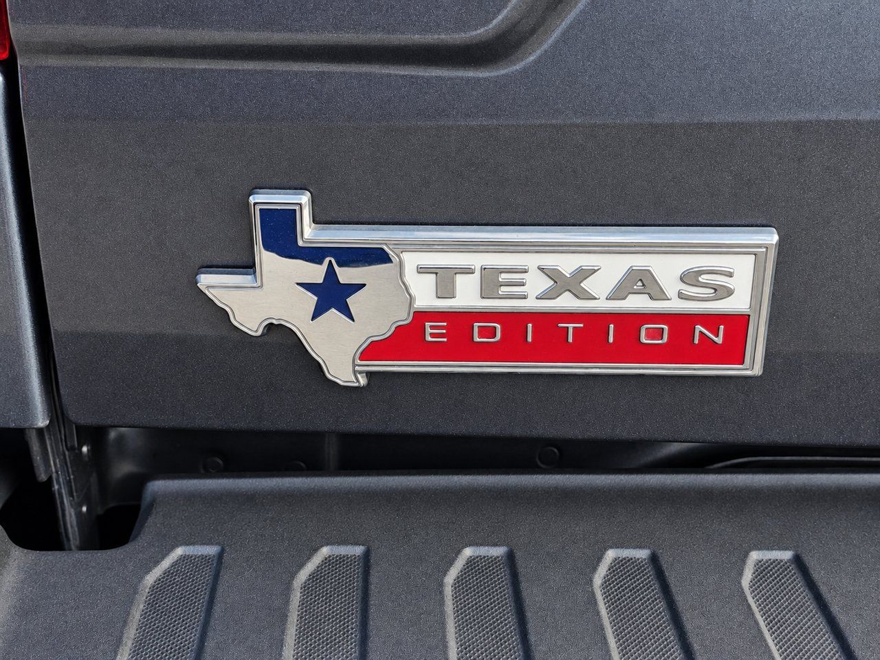 Used 2019 Ford F150 XLT w/ Equipment Group 302A Luxury RWD image 8