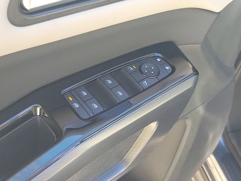 New 2026 Nissan Pathfinder SL image 22