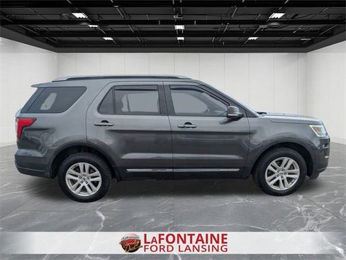 Used 2019 Ford Explorer XLT w/ Equipment Group 202A image 6
