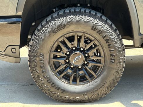 Used 2026 Chevrolet Silverado 2500 ZR2 AWD/4WD image 26