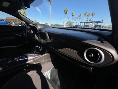Used 2017 Chevrolet Camaro LT image 15
