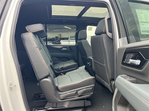 New 2026 GMC Yukon XL AT4 w/ AT4 Premium Package image 33