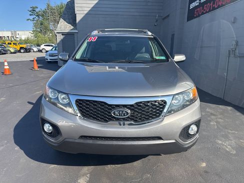 Used 2011 Kia Sorento LX w/ Convenience Pkg AWD/4WD image 2