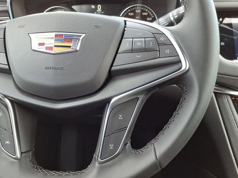 New 2026 Cadillac XT5 Luxury image 35