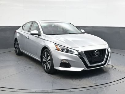Used 2021 Nissan Altima 2.5 SV w/ SV Premium Package