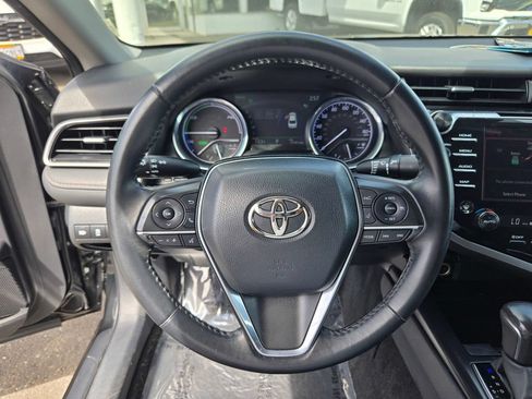 Used 2020 Toyota Camry XLE FWD image 20