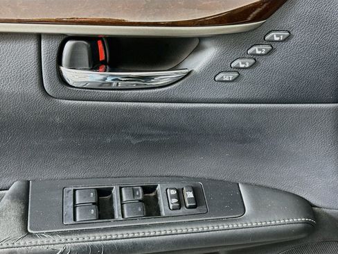Used 2014 Lexus ES 350 w/ Luxury Package FWD image 15
