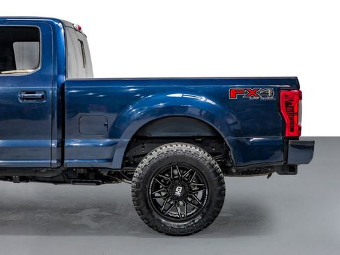 Used 2019 Ford F250 Lariat w/ Lariat Value Package image 12