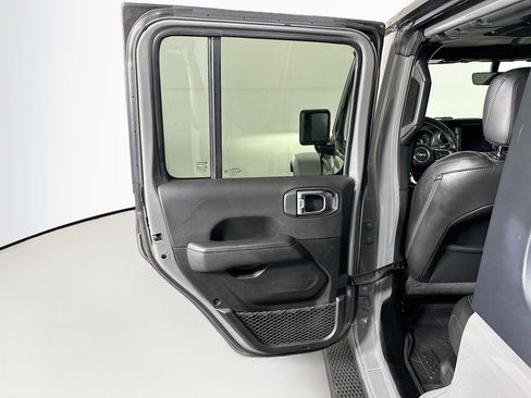 Used 2022 Jeep Wrangler Unlimited Sahara w/ Cold Weather Group AWD/4WD image 25