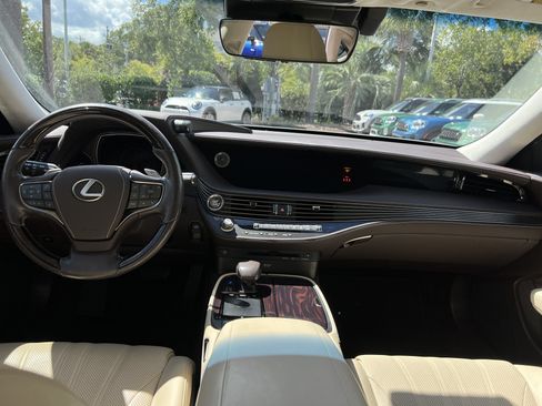 Used 2019 Lexus LS 500 RWD image 29