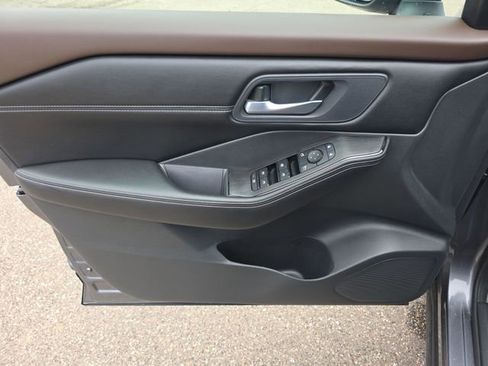 Certified 2023 Nissan Rogue SV w/ SV Premium Package AWD/4WD image 13