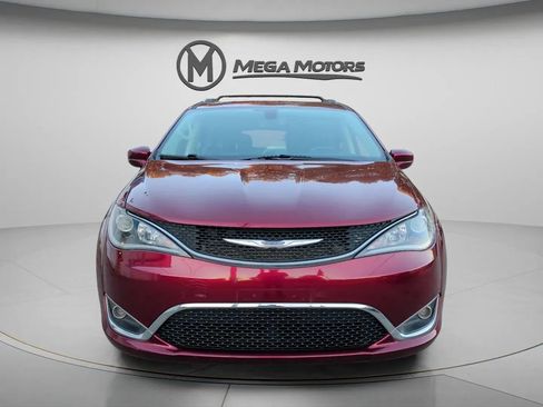 Used 2020 Chrysler Pacifica Touring-L image 12
