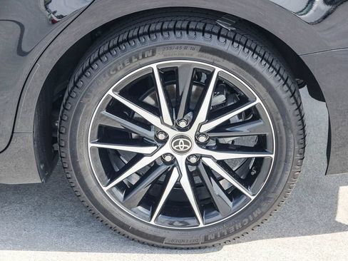 Used 2024 Toyota Camry SE FWD image 11