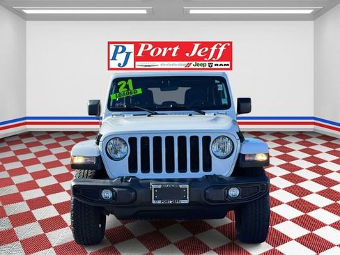 Used 2021 Jeep Wrangler Unlimited Sahara image 2