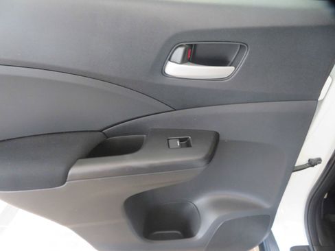 Used 2015 Honda CR-V LX image 19
