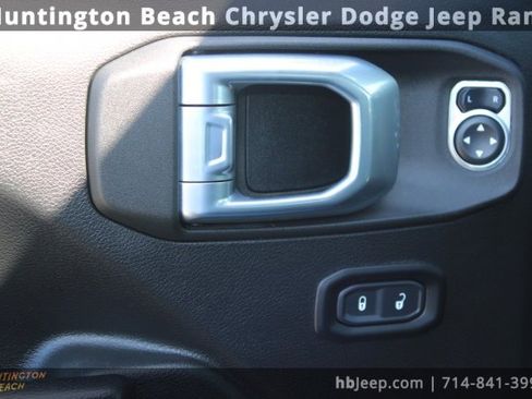 Used 2021 Jeep Wrangler Unlimited Sport image 13