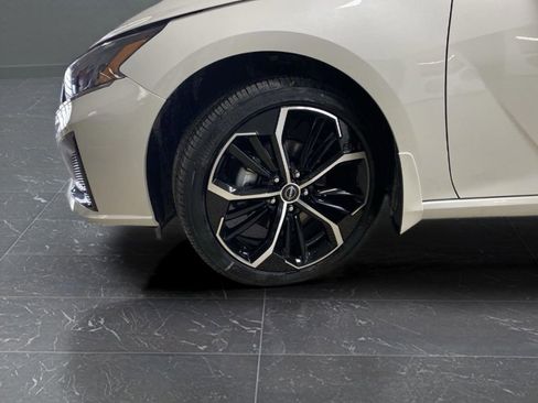 New 2025 Nissan Altima 2.5 SR w/ SR Premium Package image 33